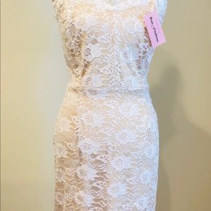 Lace Coctel Dress straps spaghetti under knee.